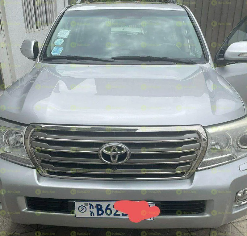 2014 Model-Toyota LandCruiser V8