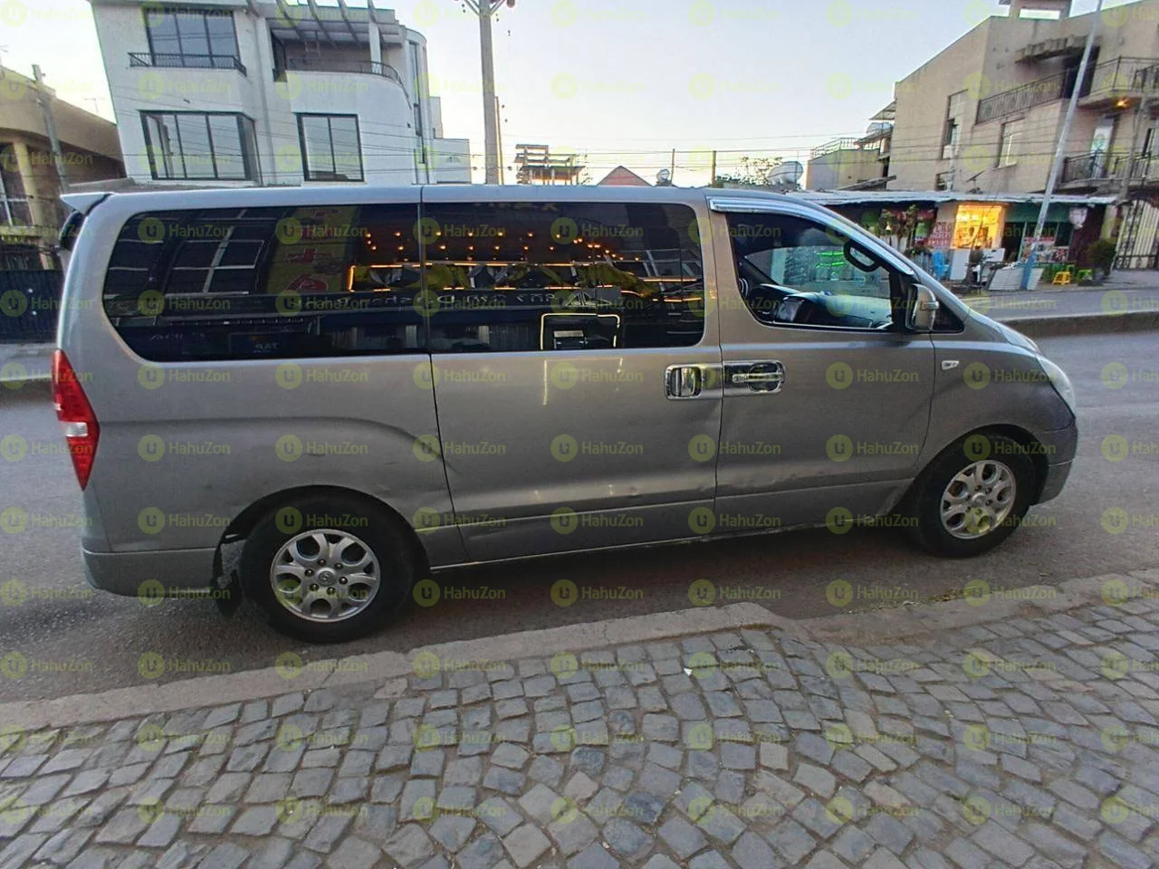2015 Model-Hyundai Grand Starex