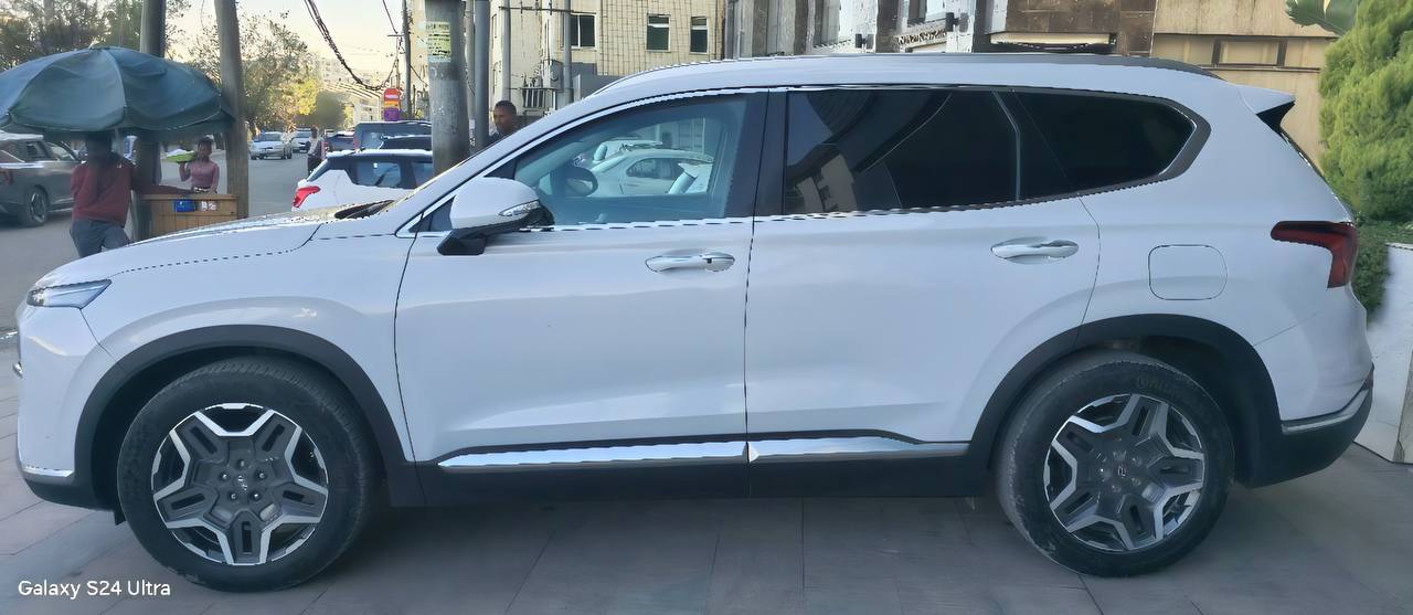 2022 Model-Hyundai Santa Fe Hybrid