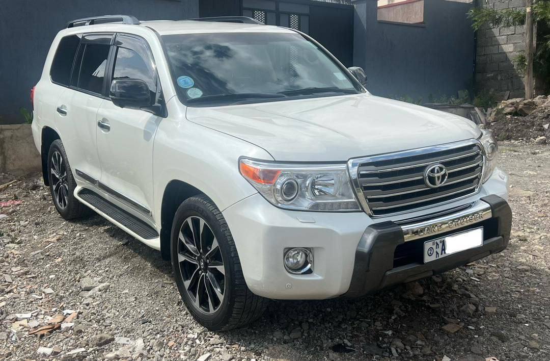 2014 Model-Toyota Landcruiser V8 VXR