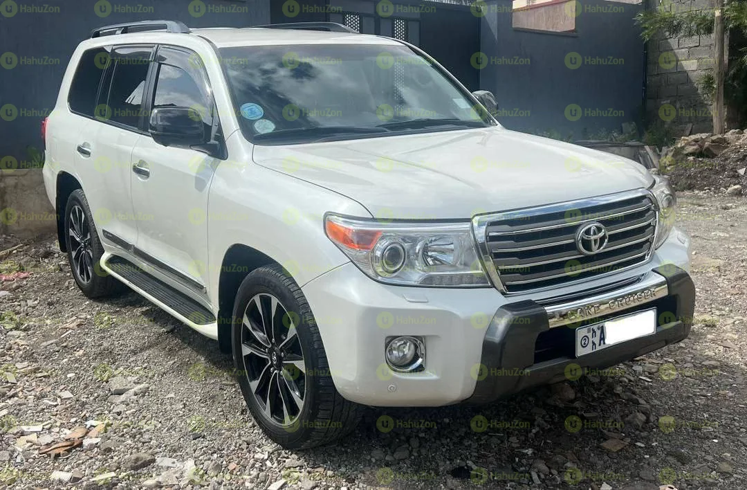 2014 Model-Toyota Landcruiser V8 VXR