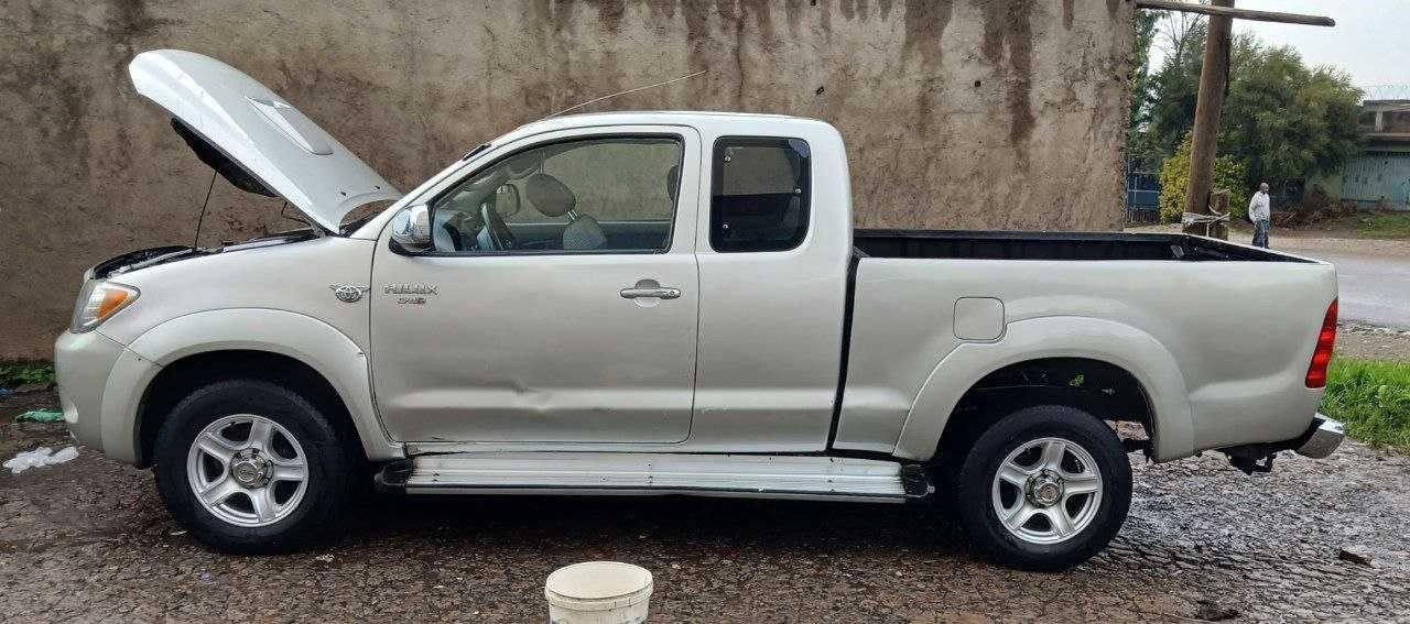2008 Model-Toyota Hilux King Cab
