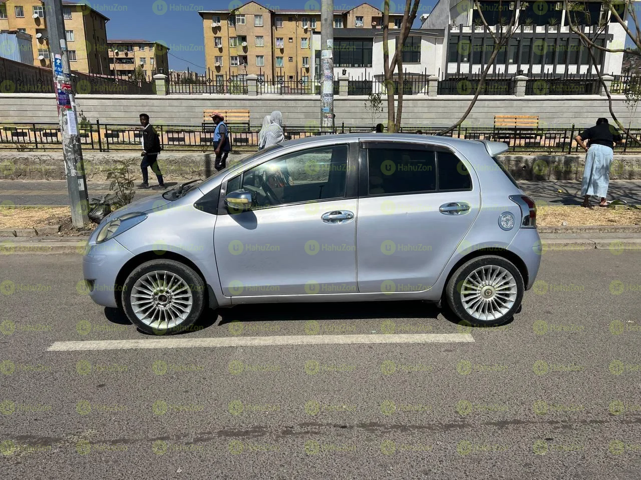 2010 Model-Toyota Yaris Compact