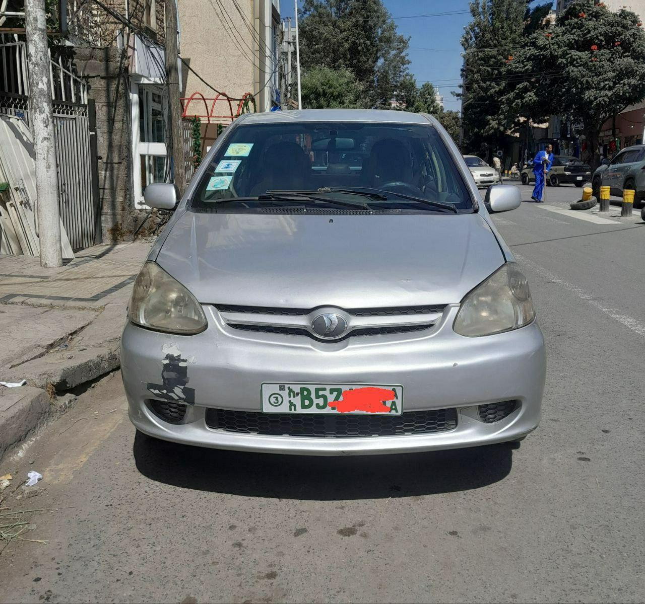 2004 Model-Toyota Platz