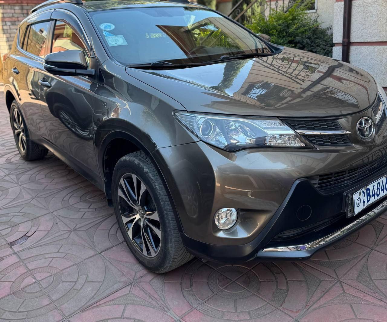 2015 Model-Toyota Rav4