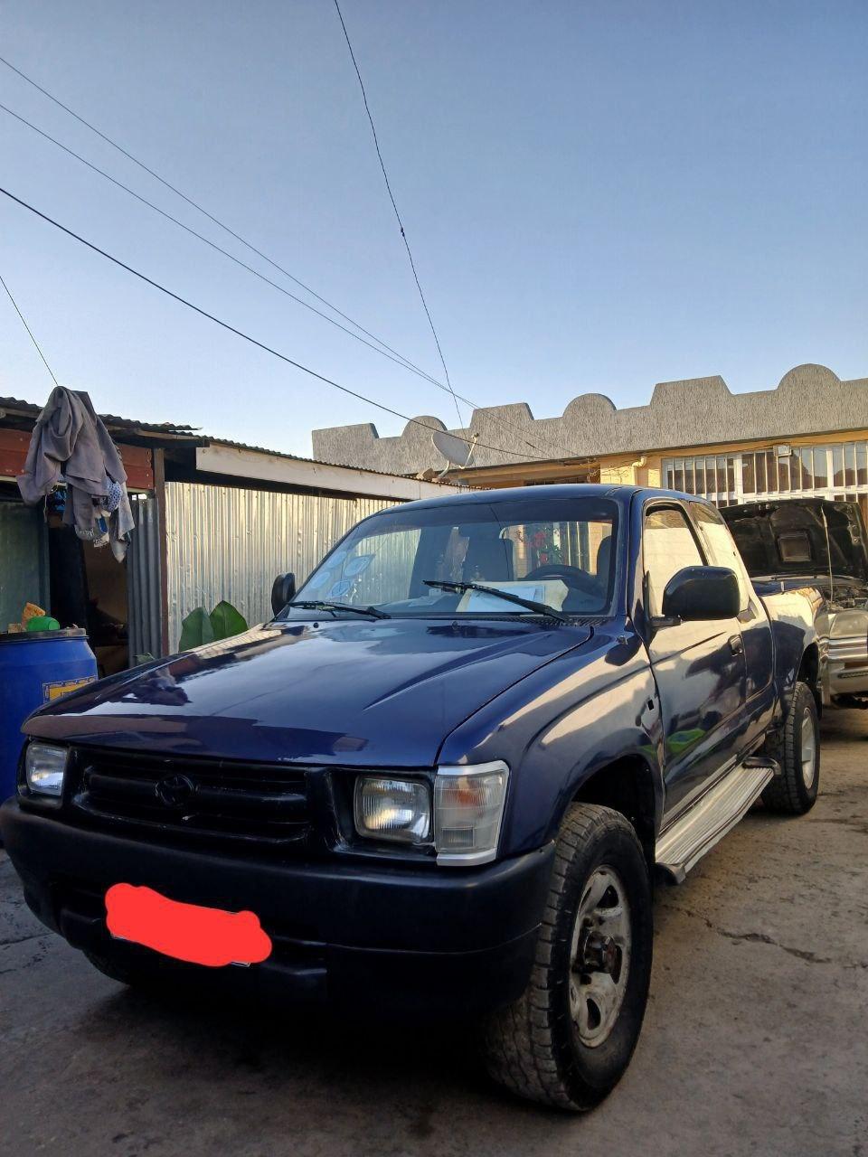 1998 Model-Toyota Hilux Pickup