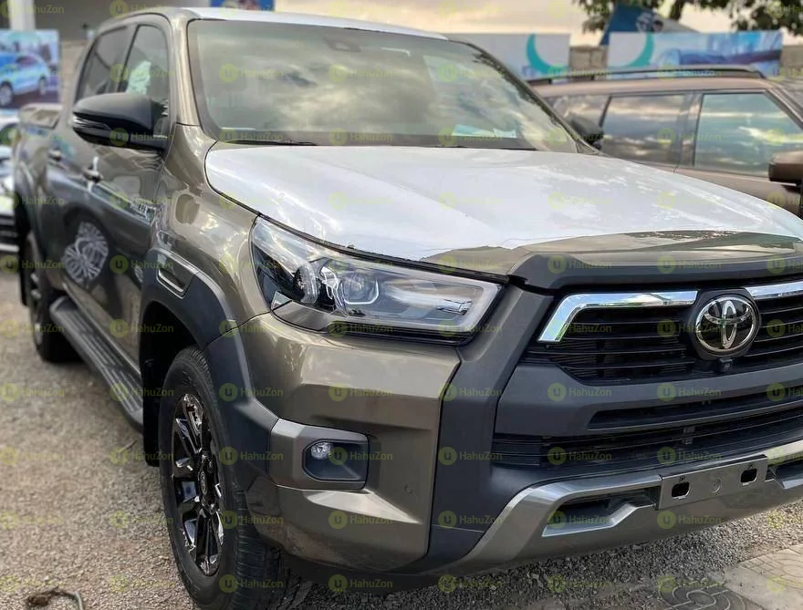 2023 Model-Toyota Hilux Doubl Invincible