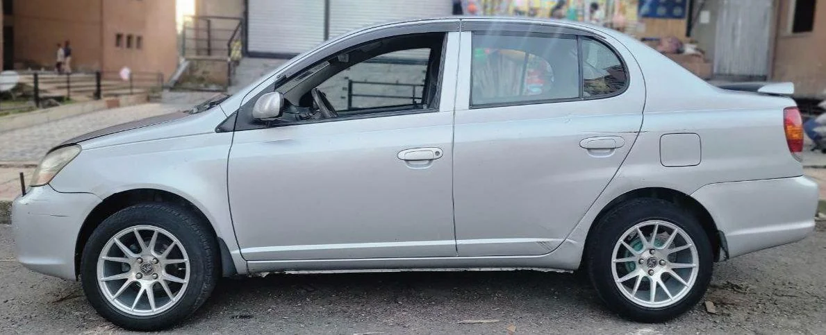 2001 Model-Toyota Platz