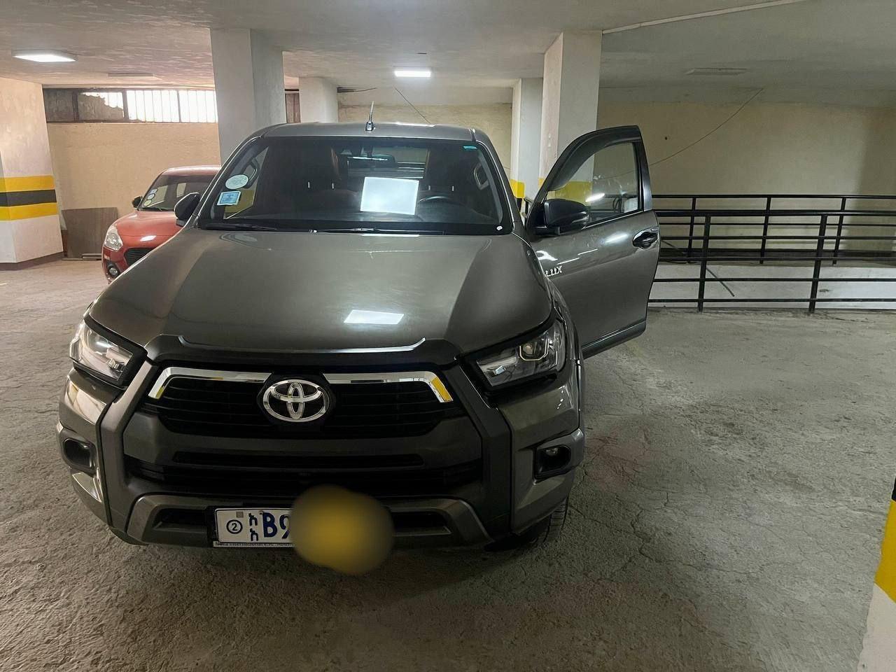 2021 Model-Toyota Hilux Invincible