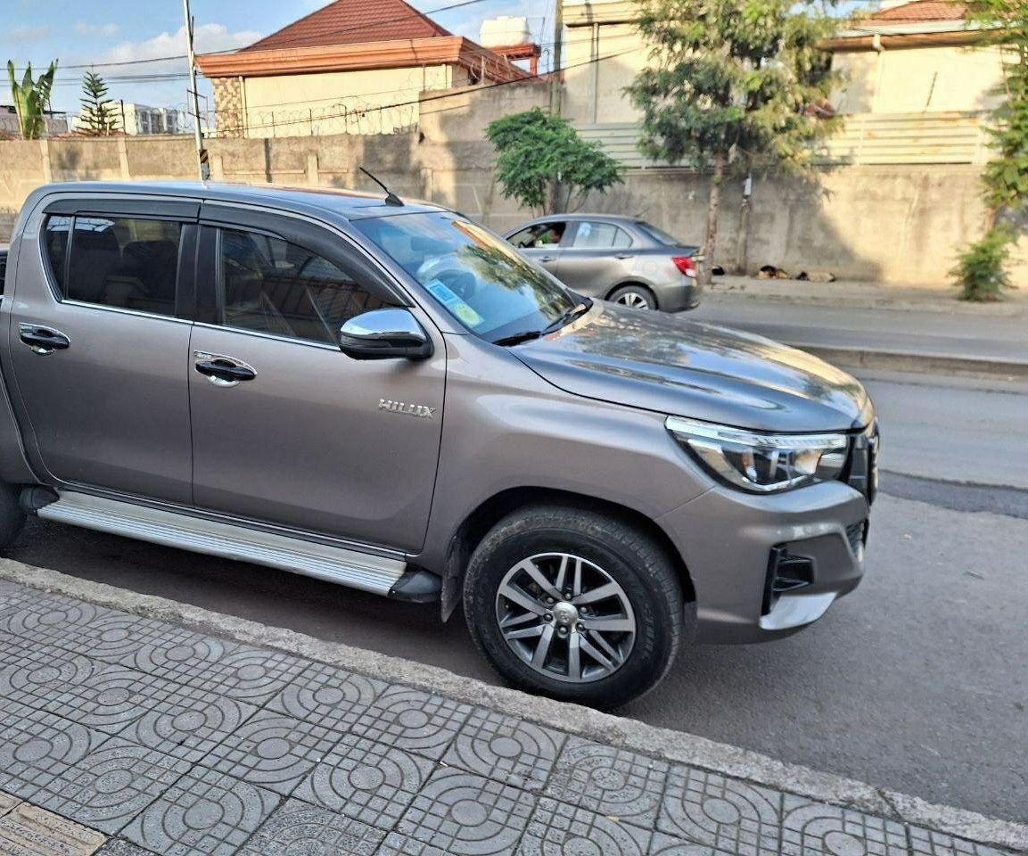 2020 Moel-Toyota Hilux Revo