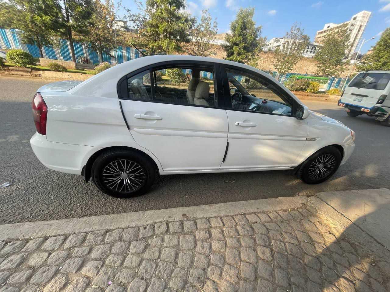 2010 Model-Hyundai Accent