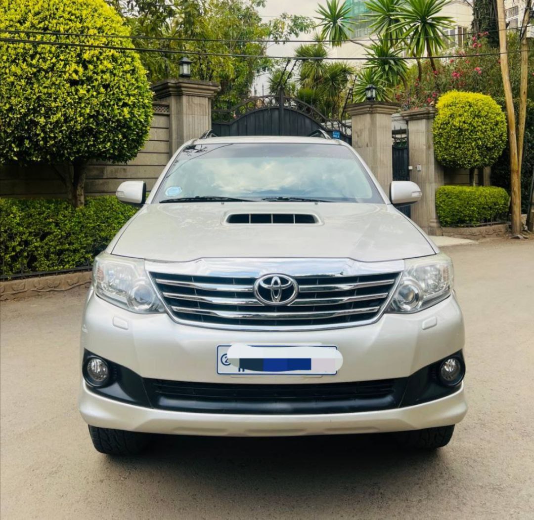 2012 Model-Toyota Fortuner