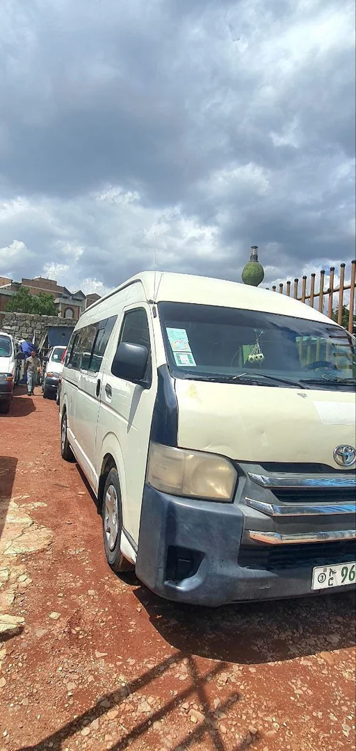 2012 Model-Toyota Hiace