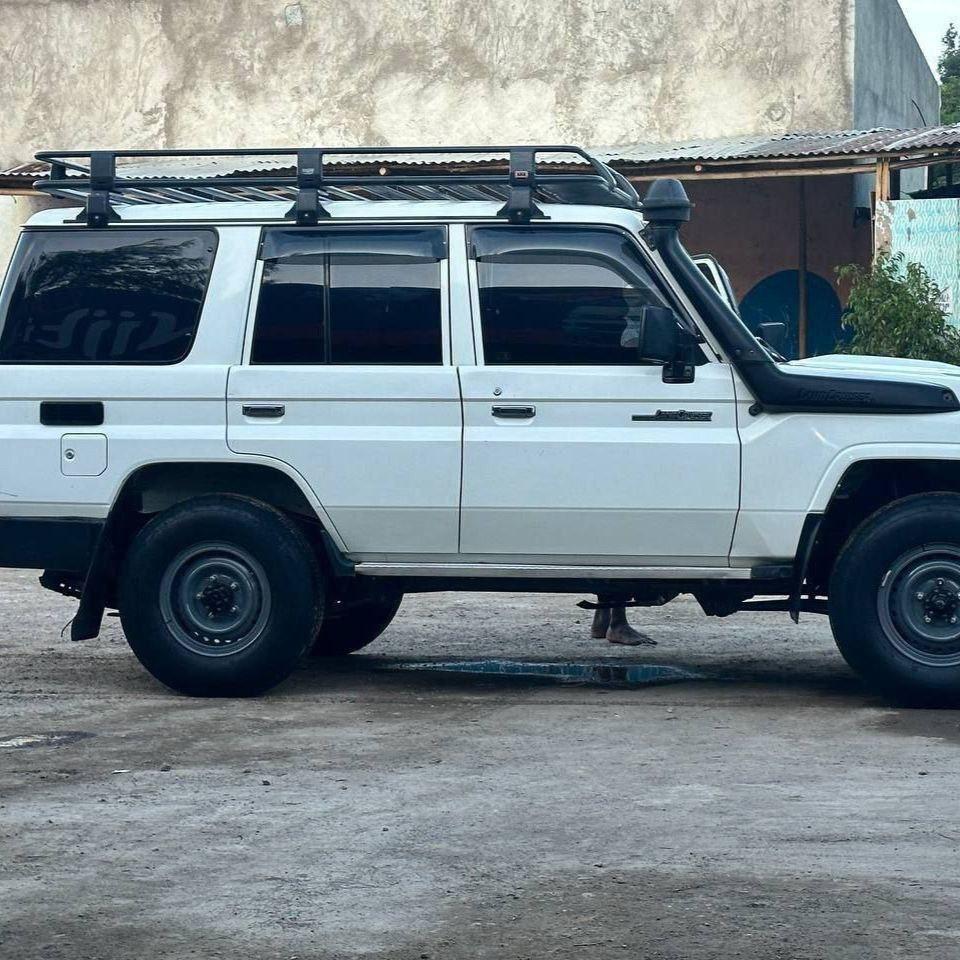 2017 Model-Toyota Land Cruiser Mark II
