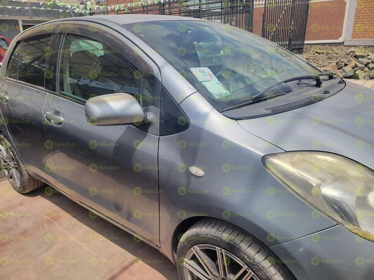 2006 Model-Toyota Yaris Compact