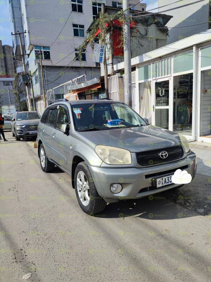 2004 Model-Toyota Rav4