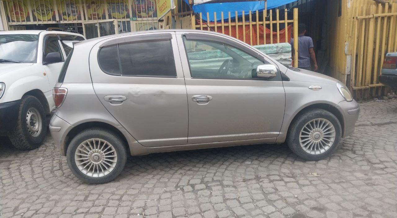 2002 Model-Toyota Vitz