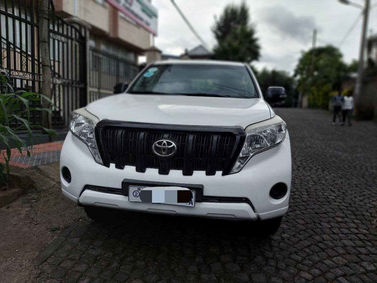2014 Model-Toyota Land Cruiser Prado