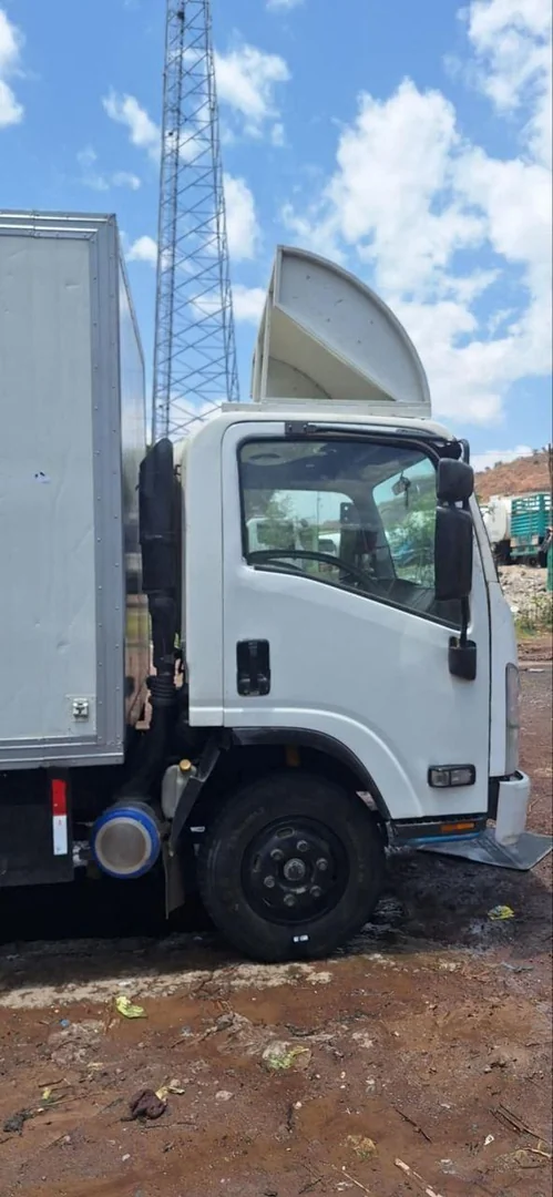 2017 Model-Isuzu Obama Van