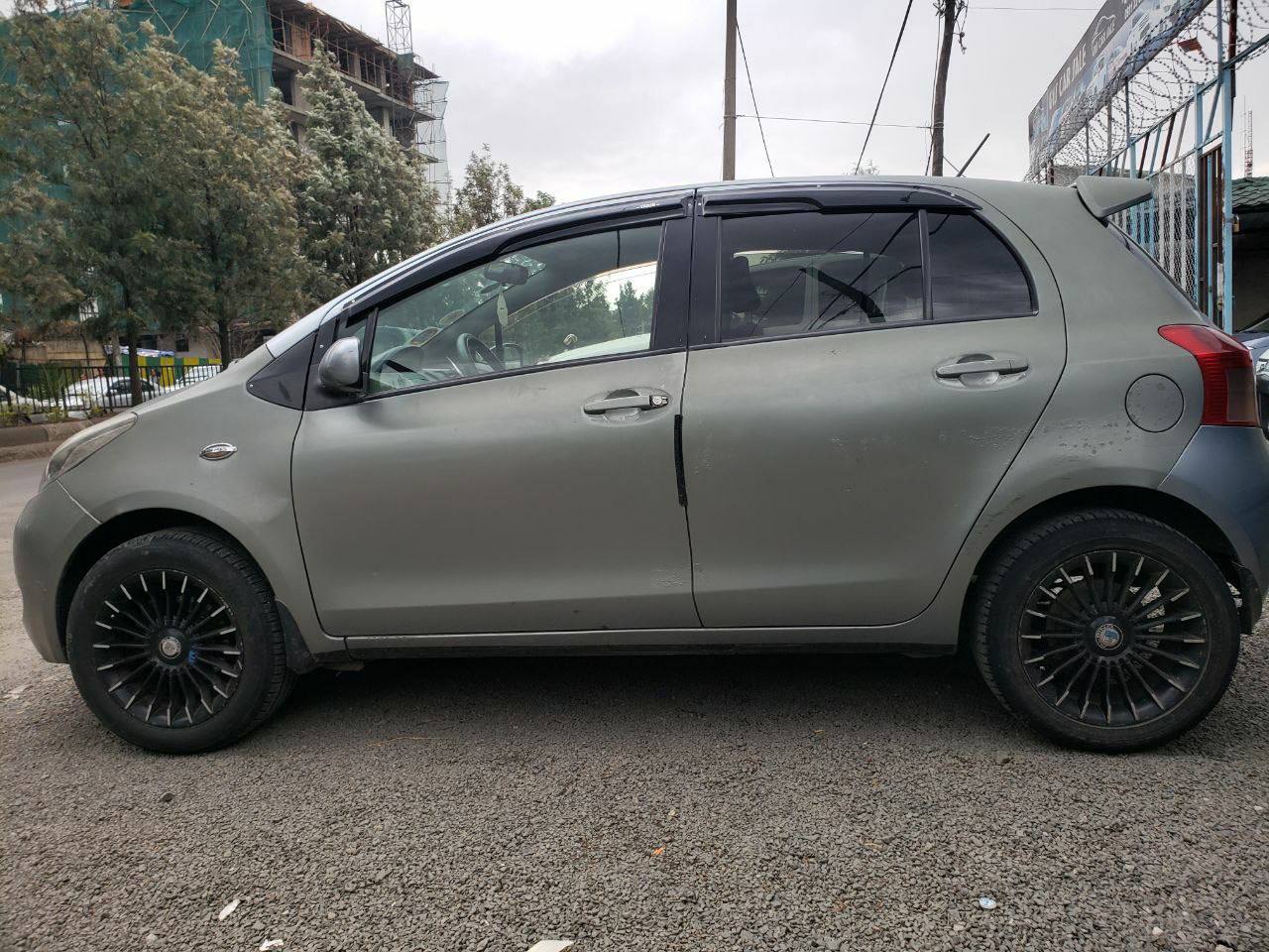 2006 Model-Toyota Yaris Compact