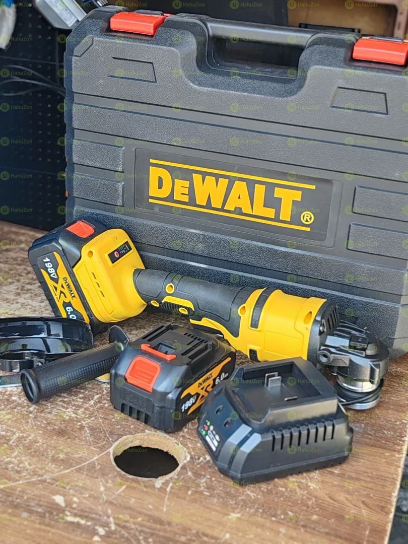 ዲዋልት ቻርጄብል ግራይደር