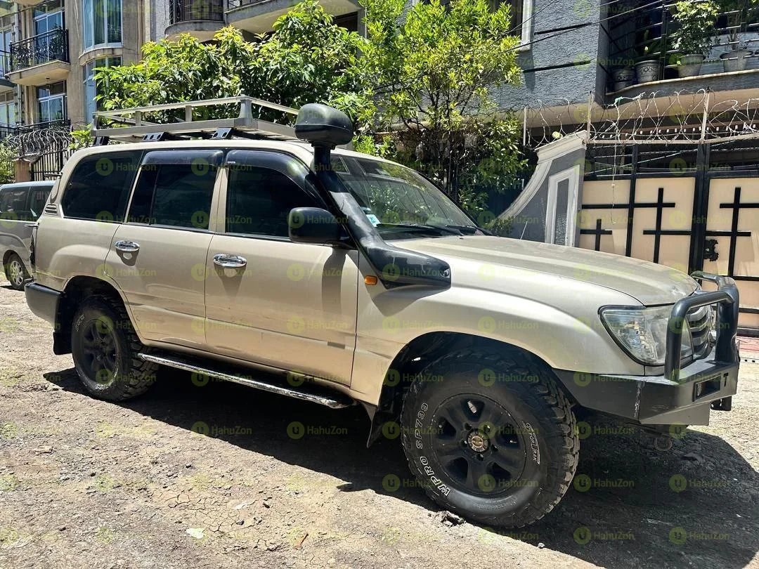 2005 Model-Toyota Land cruiser 1O5