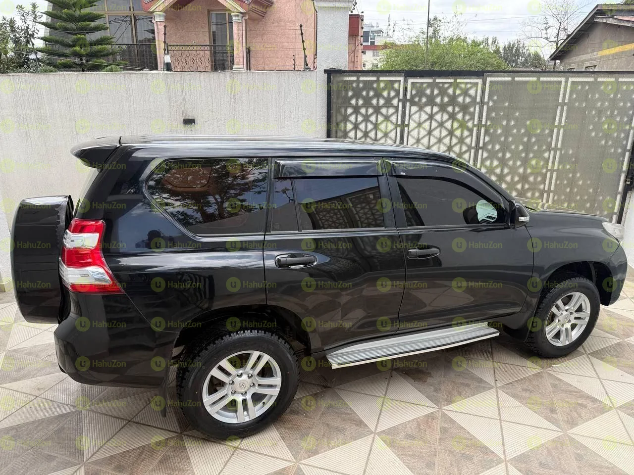 2015 Model-Toyota Landcruiser Prado