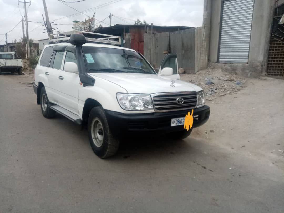 2005 Model-Toyota Land Cruiser 105