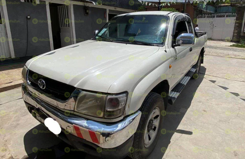 2005 Model-Toyota Hilux