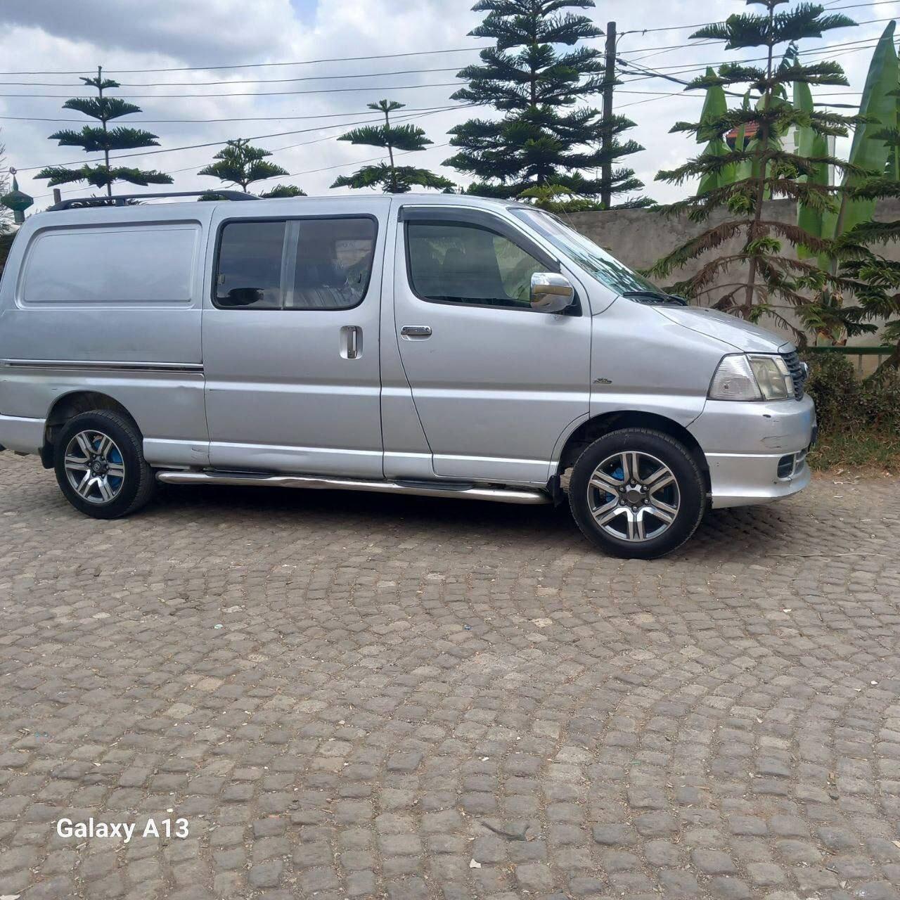2011 Model-Toyota Hiace Dolphin