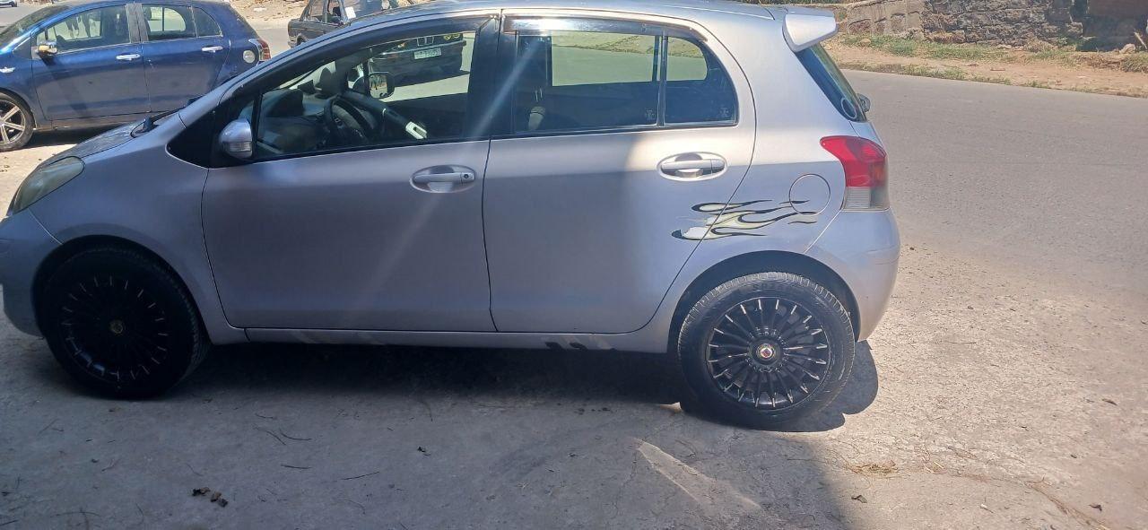 2010 Model-Toyota Yaris Compact