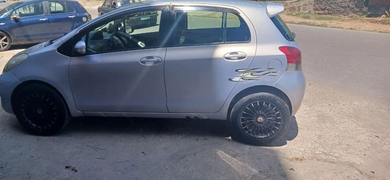 2010 Model-Toyota Yaris Compact