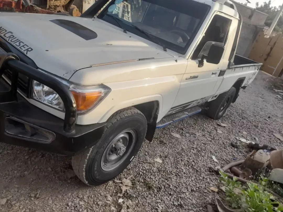 2015 Model- Toyota Land Cruiser Single Cap