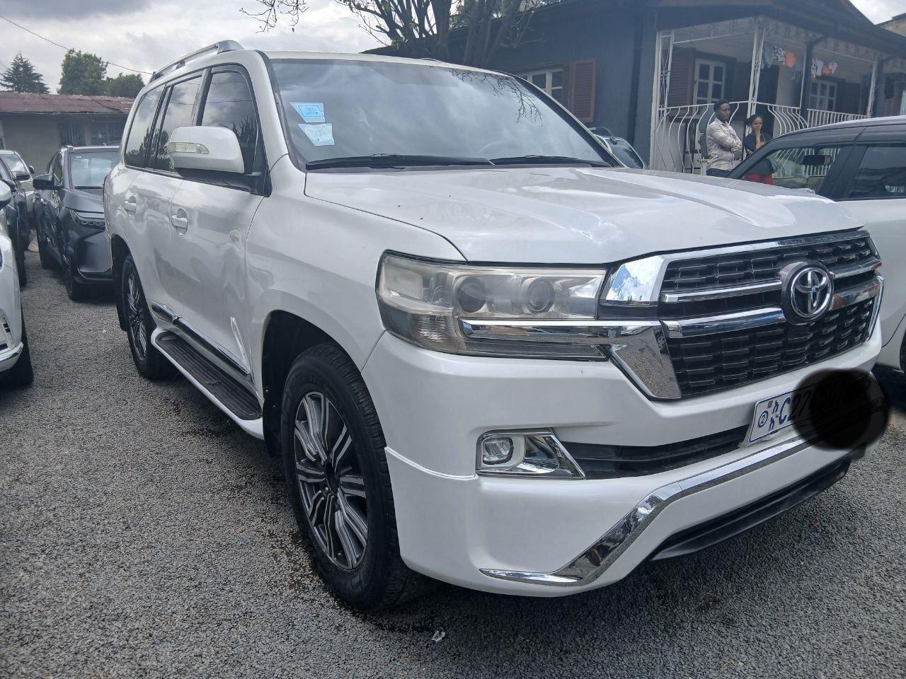 2012 Model-Toyota Landcruiser V8 gxr