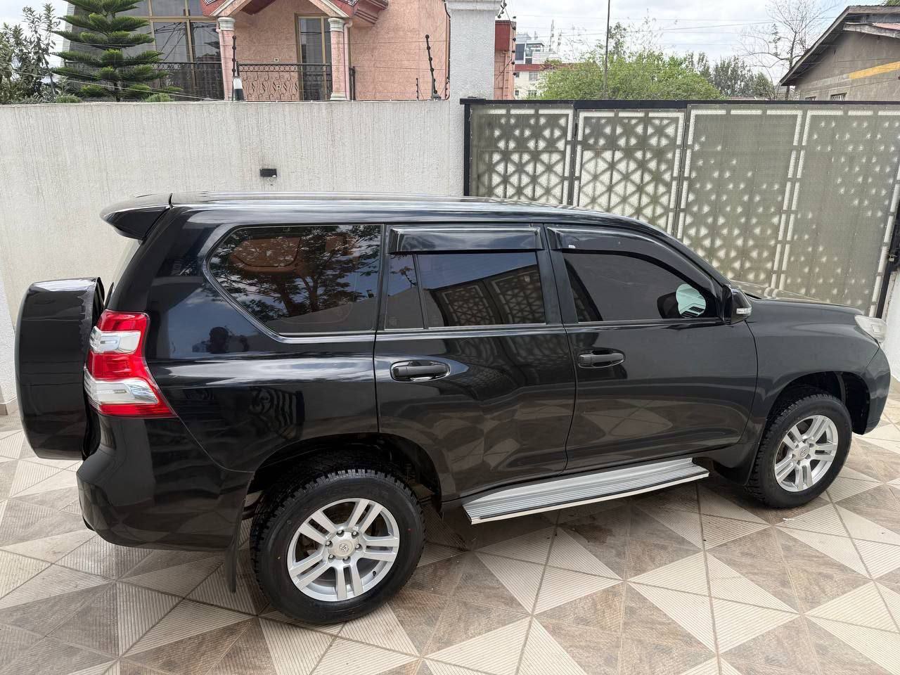 2015 Model-Toyota Land Cruiser Prado