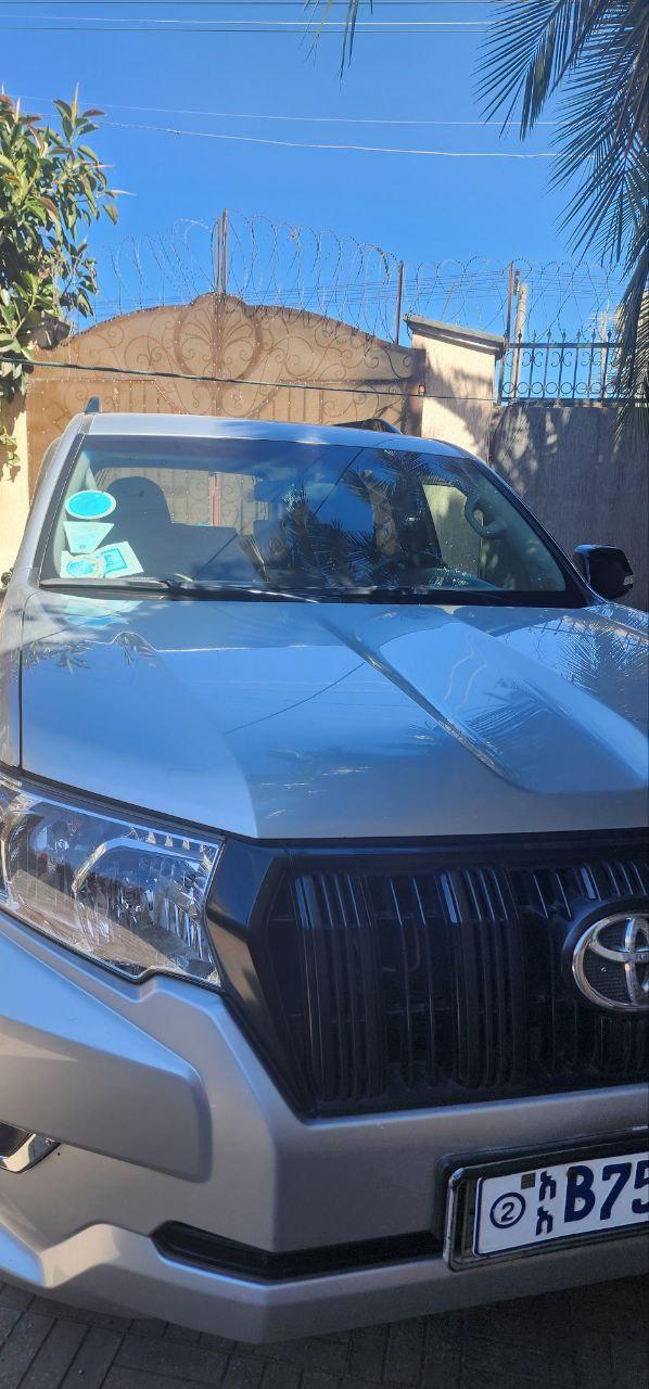 2019 Model-Toyota Landcruiser Prado