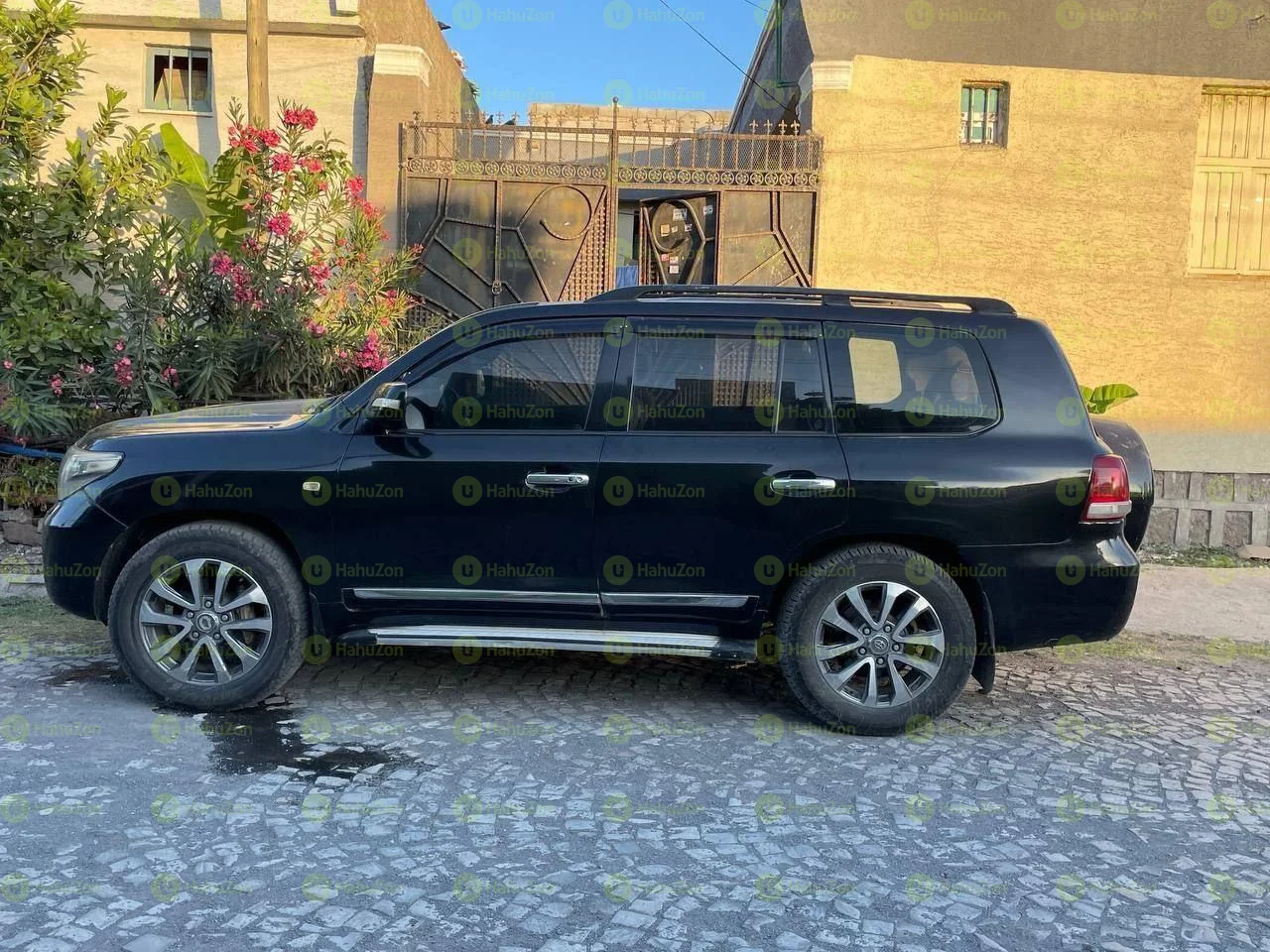 2010 Model-Toyota Land Cruiser V8 , VXR