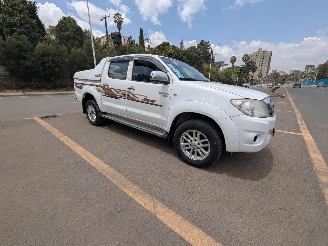 2011 Model-Toyota Hilux