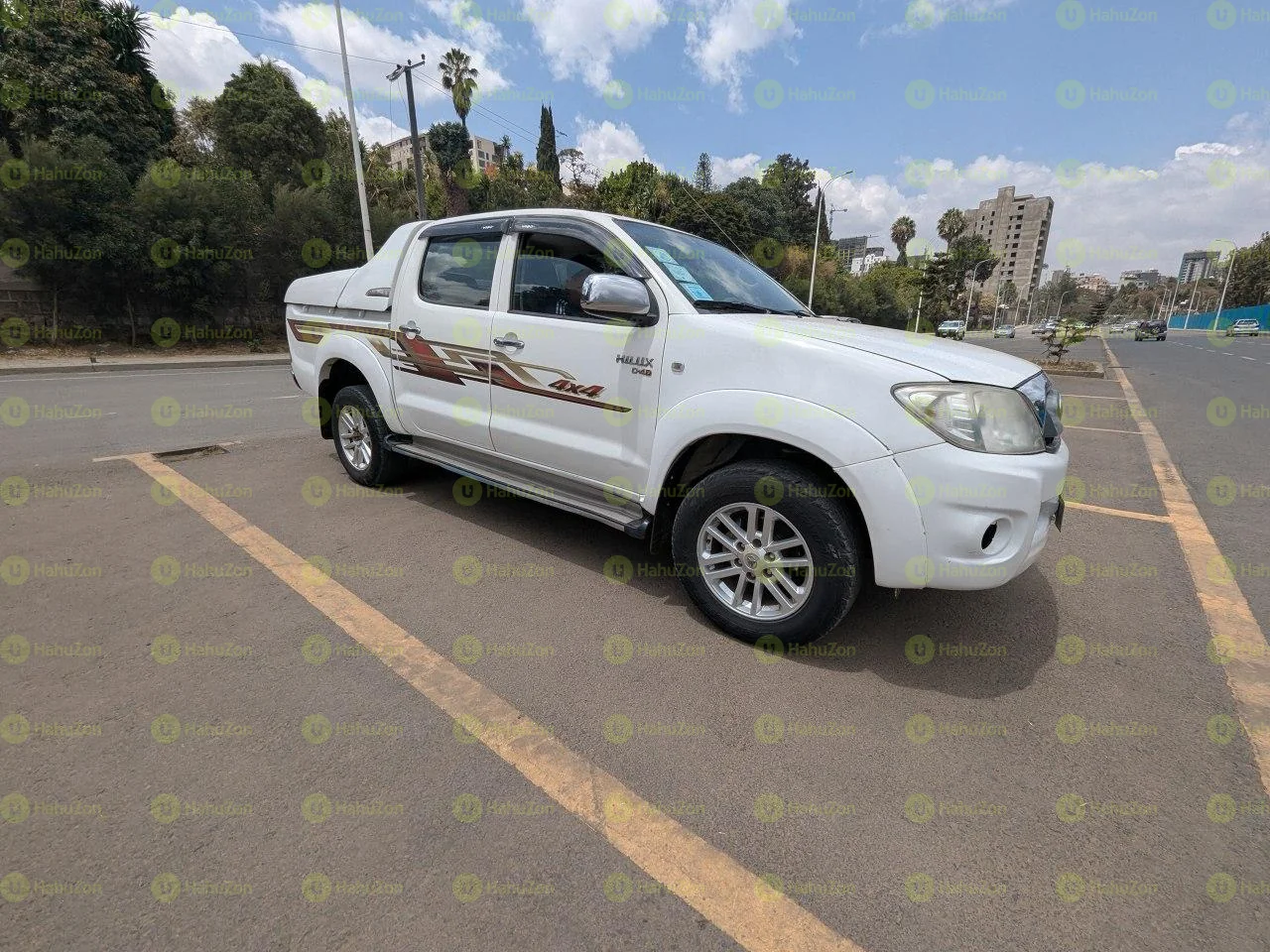 2011 Model-Toyota Hilux