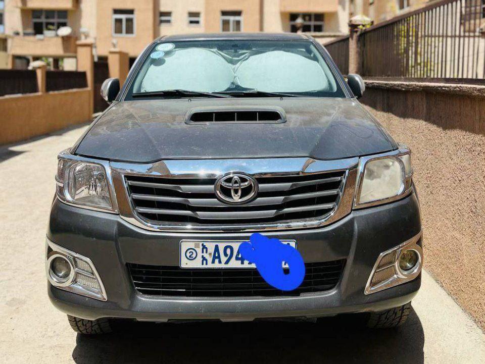 2013 Model-Toyota Hilux Kin Cab