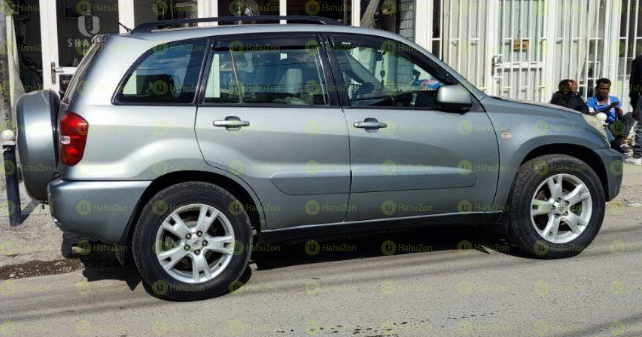 2004 Model-Toyota Rav4
