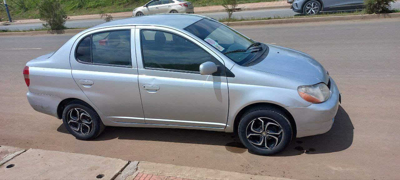 2000 Model-Toyota Platz