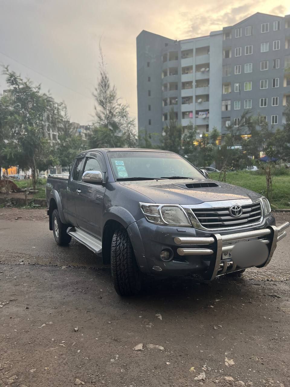 2013 Model-Toyota Hilux king Cab