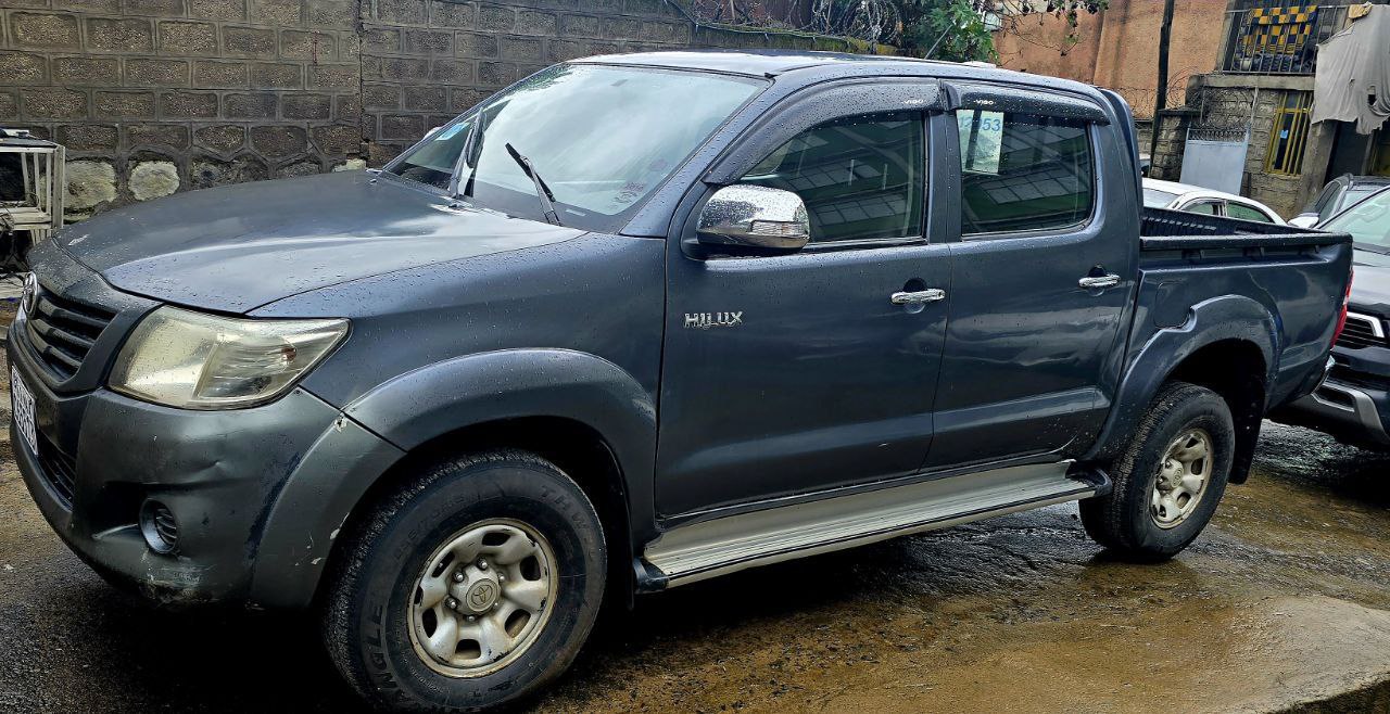 2012 Model-Toyota Hilux double Cab