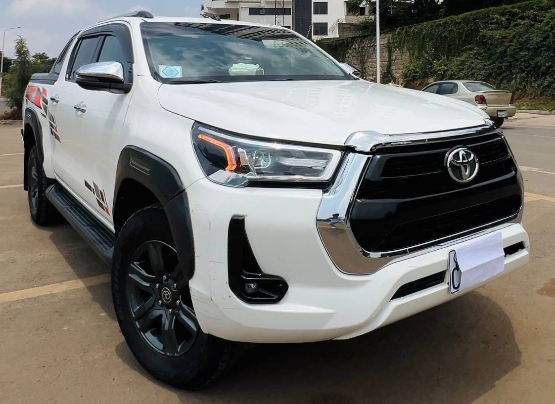 2021 Model-Toyota Hilux Invincible