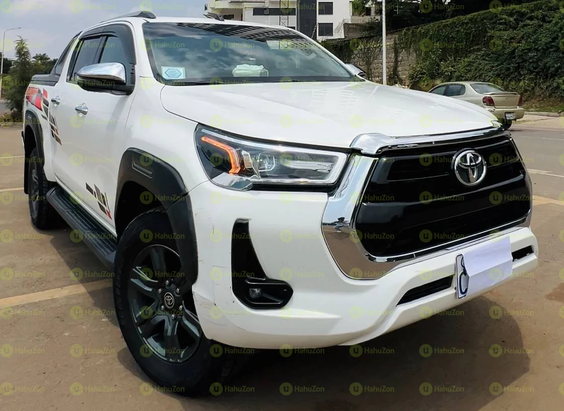 2021 Model-Toyota Hilux Invincible