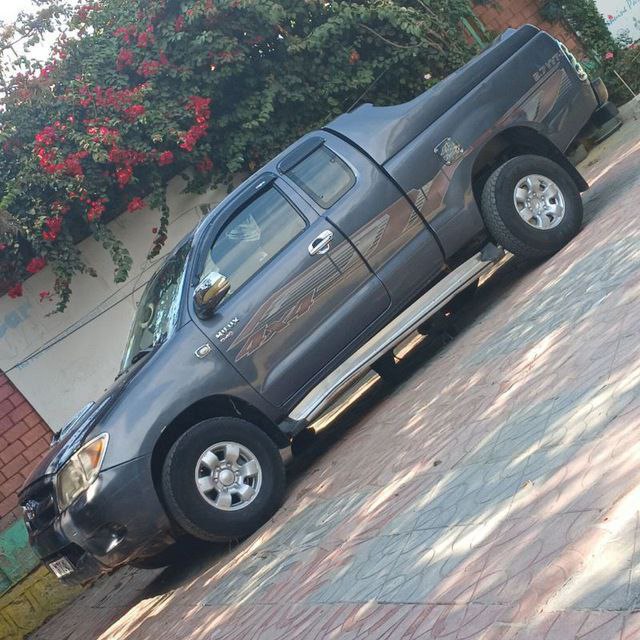2008 Model-Toyota Kin Cab