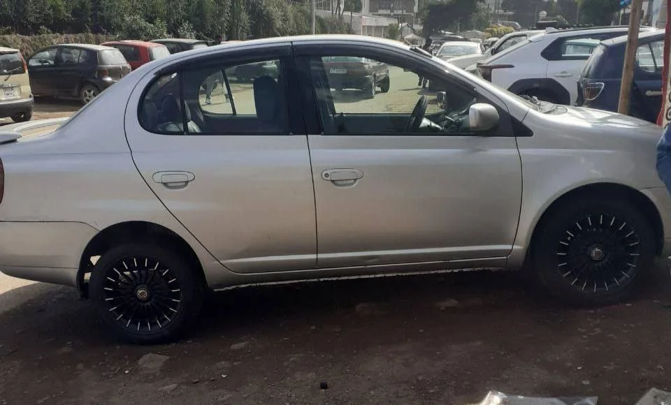 2001 Model-Toyota Platz