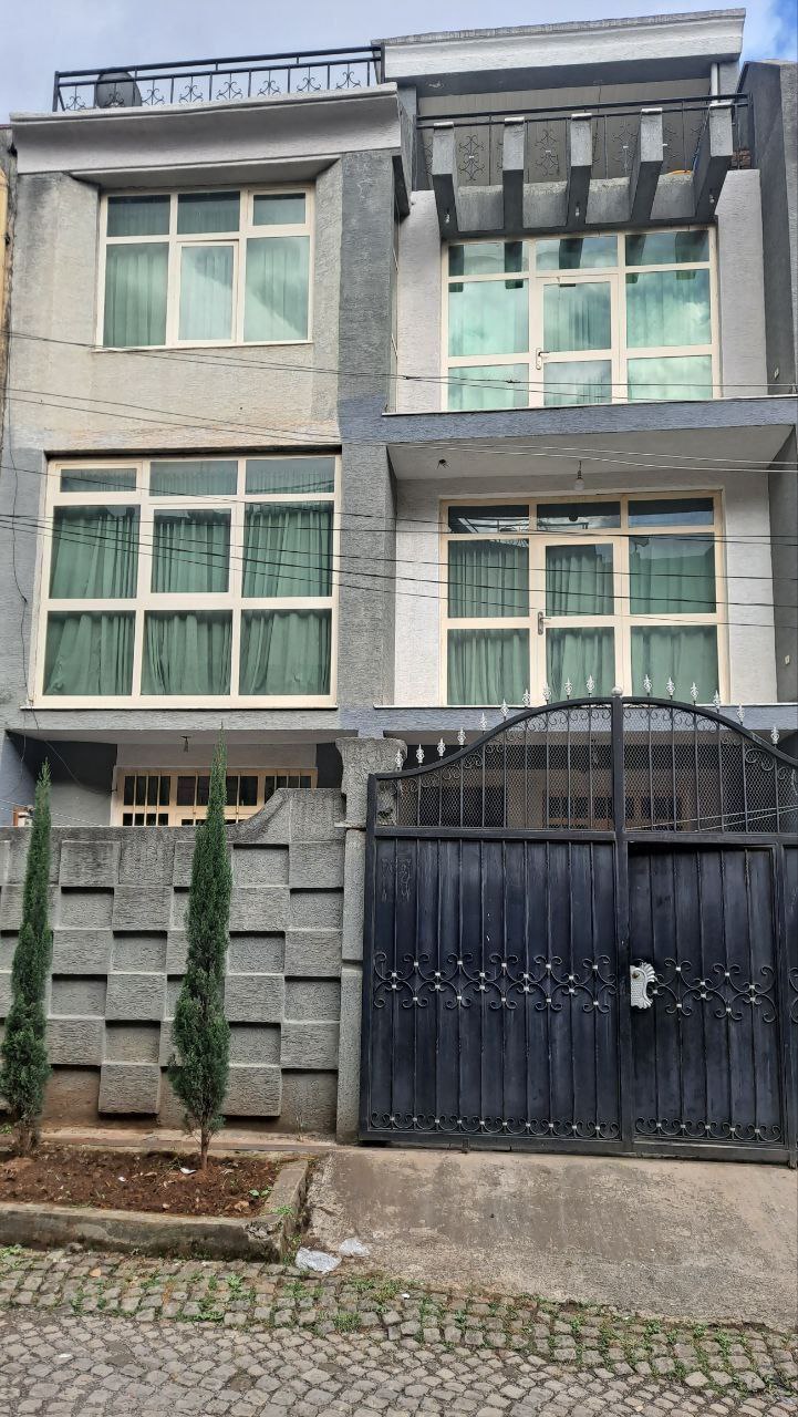 94 ካሬ የሚሸጥ G+3 ቤት በሰሚት ፍየል ቤት