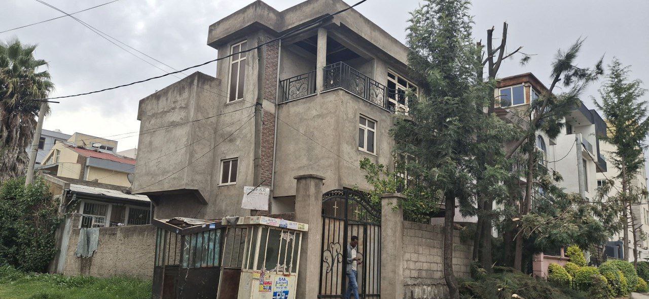 175 ካሬ የሚሸጥ ቤት በሰሚት ዋሽንግተን